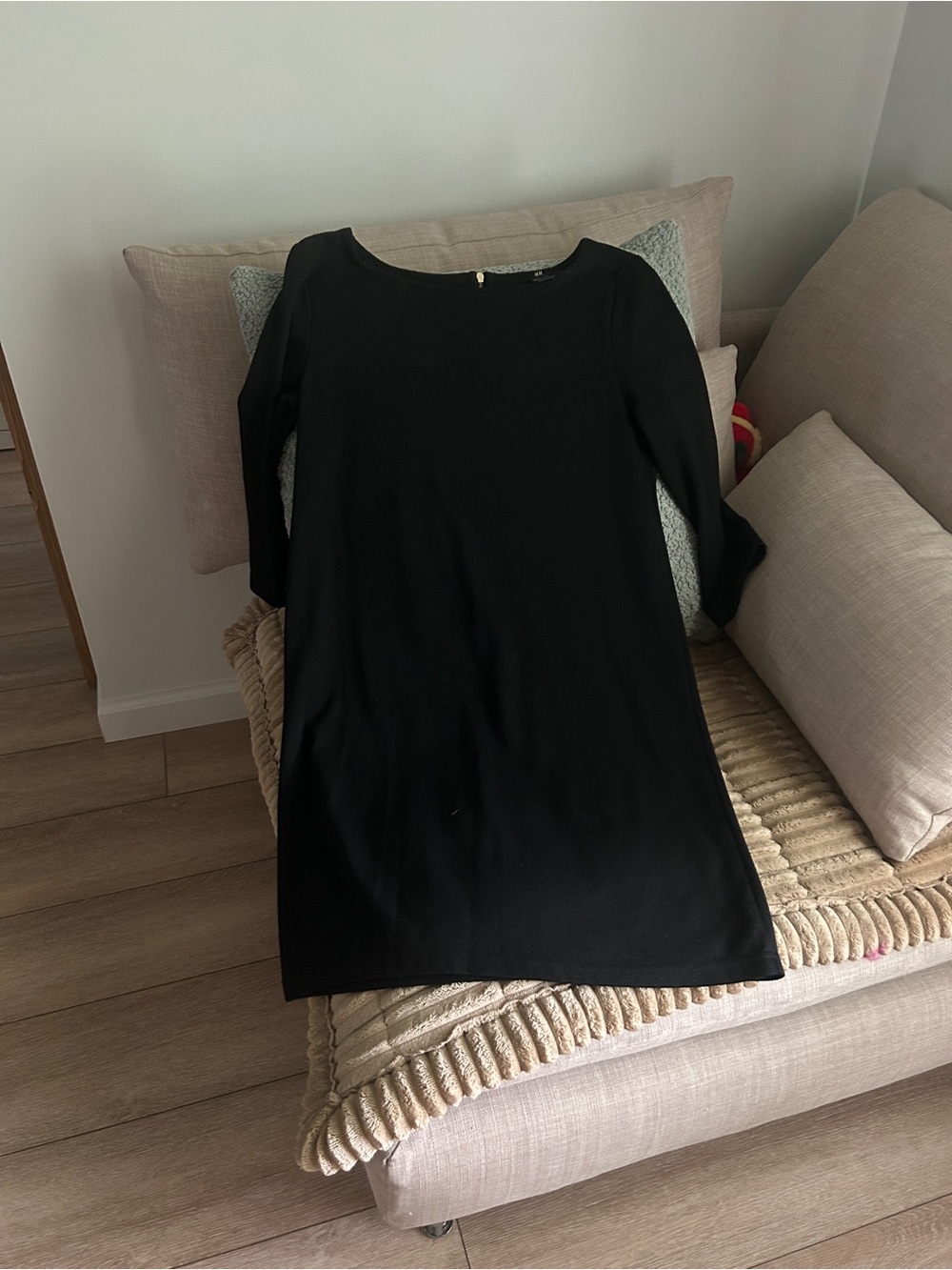 H&M Classic Black Women's Shift Dress size Small